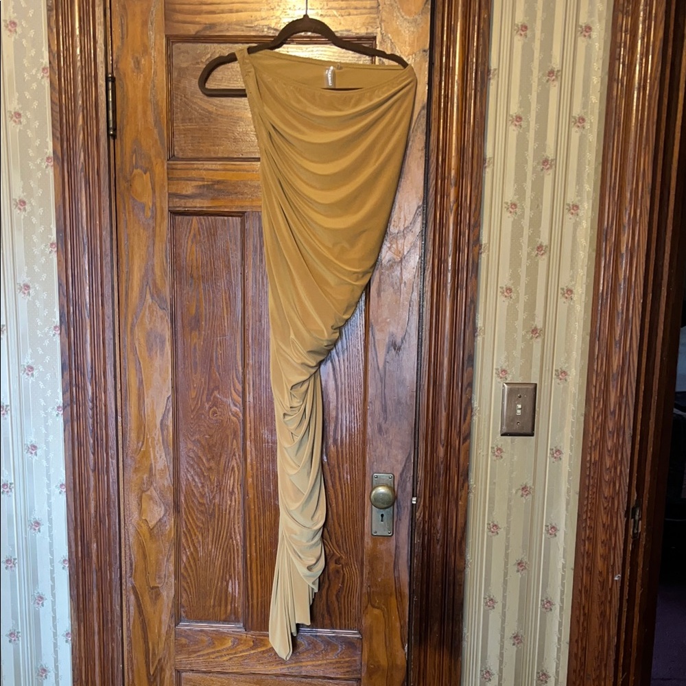 Norma Kamali Diana Gown